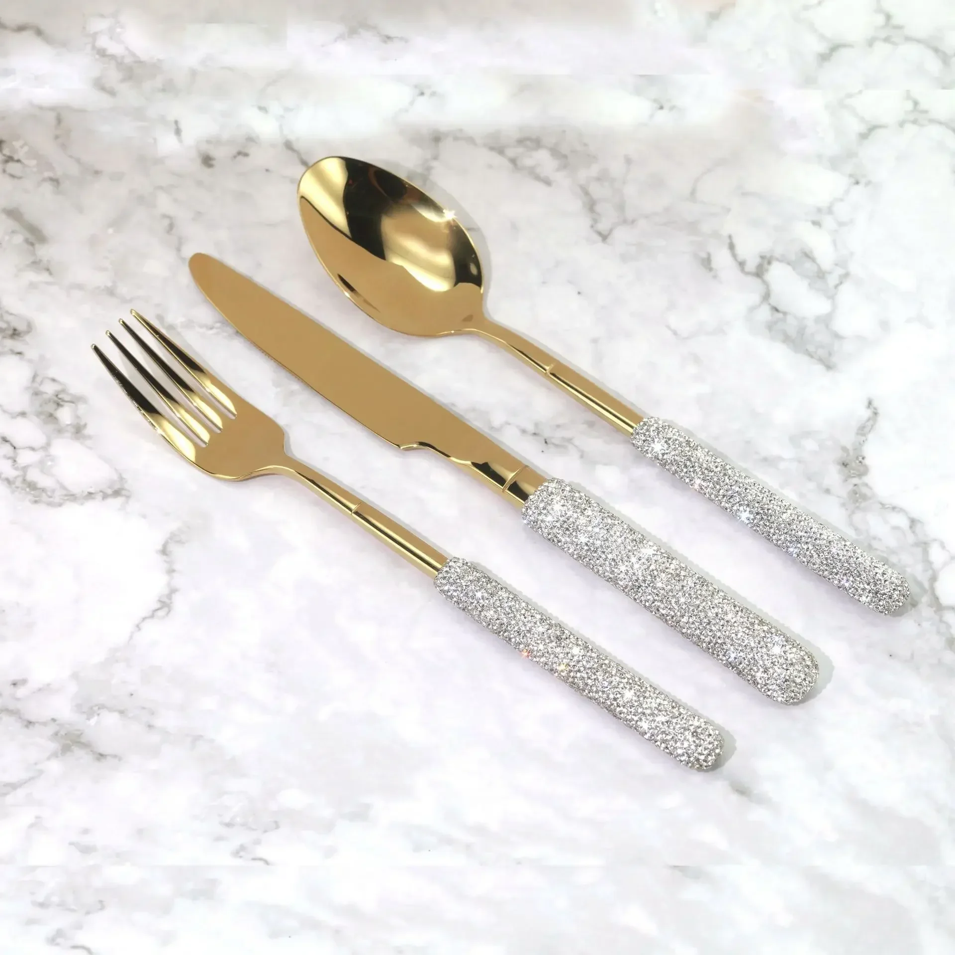 Set di coltelli forchetta cucc - Kitchen Appliances Luxury recensione e prezzo